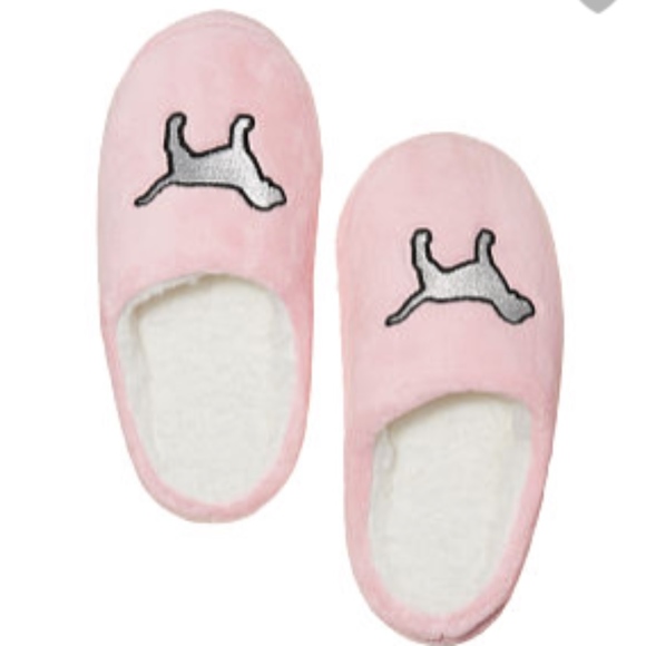 PINK Victoria's Secret Shoes - SALE❤️.VS PINK SHERPA SLIPPERS NWT LG